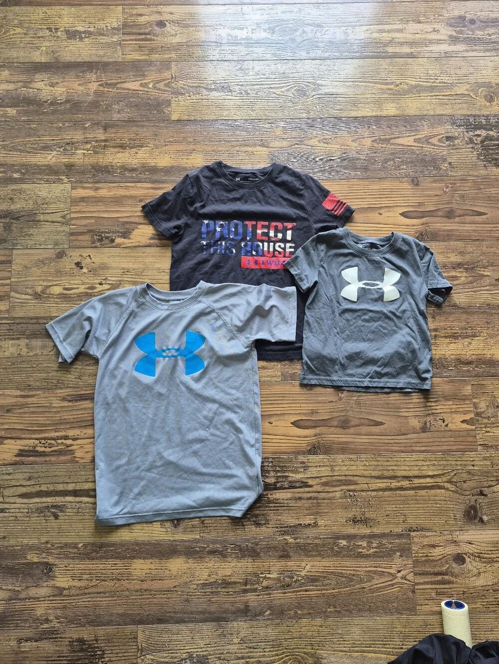 Boys Size 4 Under Armour Clothing Lot XS - Picture 5 of 7